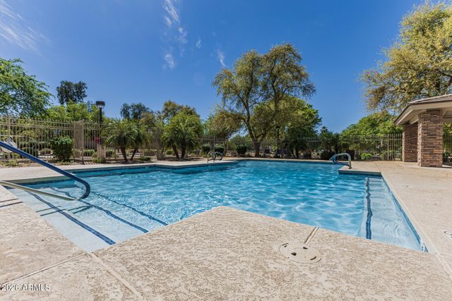 1356 S SABINO Drive, Gilbert, AZ 85296