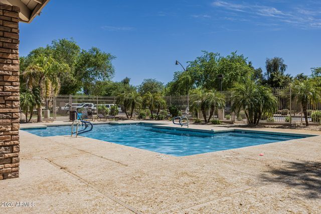 1356 S SABINO Drive, Gilbert, AZ 85296