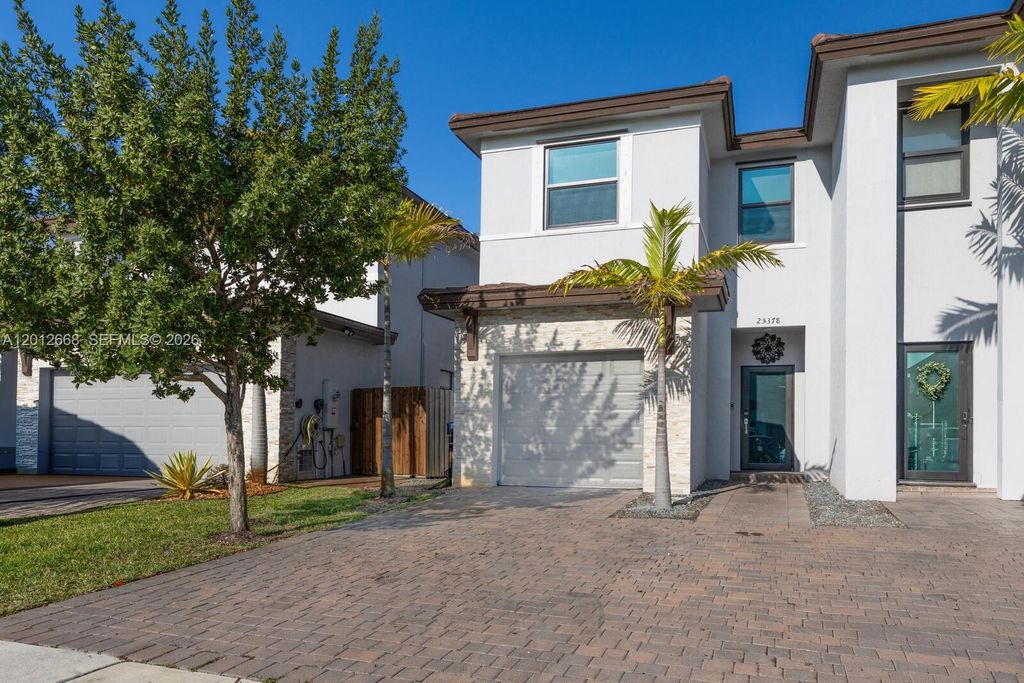 25378 SW 108th Ave, Homestead, FL 33032