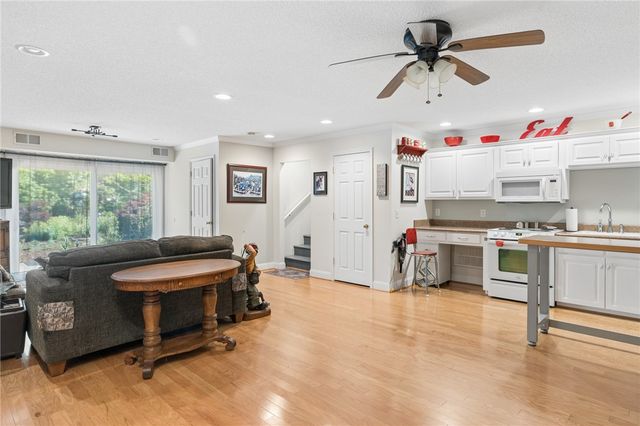 110 Mystic Cove Lane, Townville, SC 29689