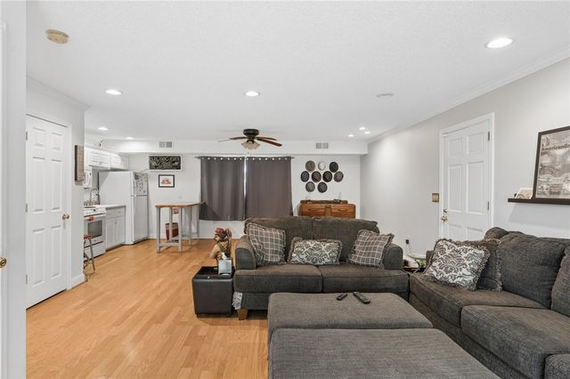 110 Mystic Cove Lane, Townville, SC 29689