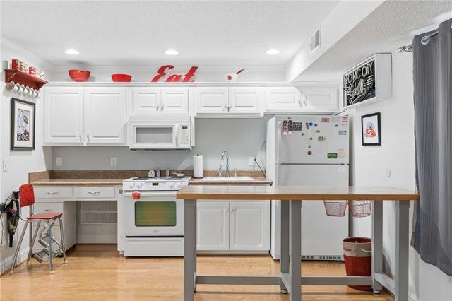 110 Mystic Cove Lane, Townville, SC 29689