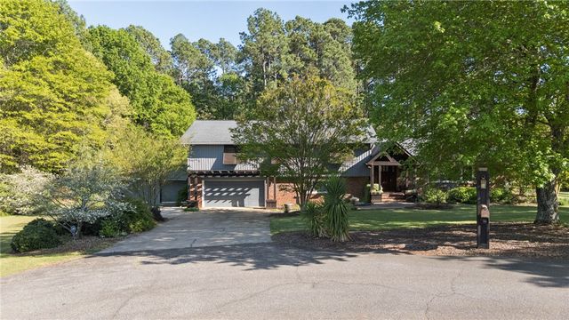 110 Mystic Cove Lane, Townville, SC 29689