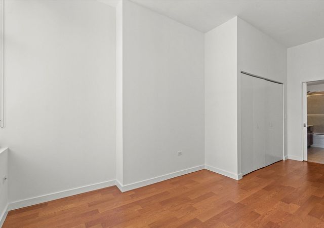 235 W Van Buren Street 3315, Chicago, IL 60607