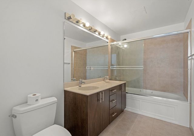 235 W Van Buren Street 3315, Chicago, IL 60607