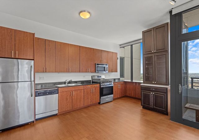 235 W Van Buren Street 3315, Chicago, IL 60607