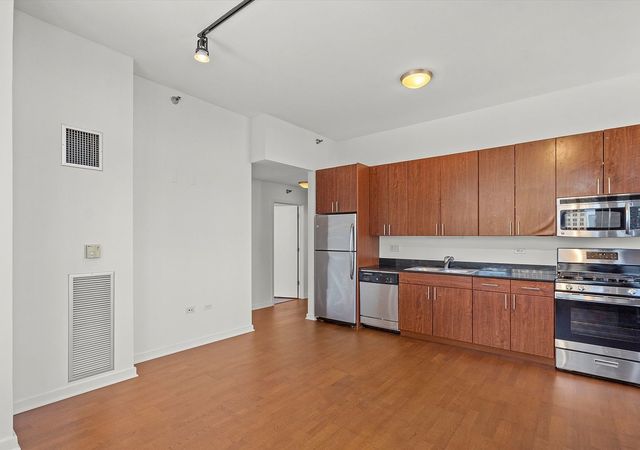 235 W Van Buren Street 3315, Chicago, IL 60607