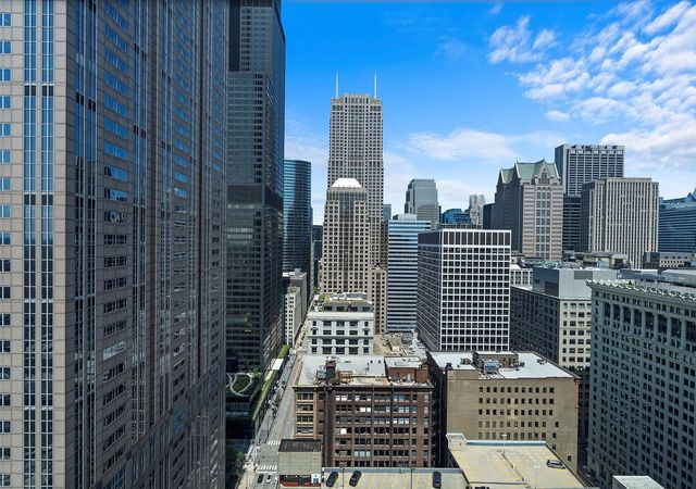 235 W Van Buren Street 3315, Chicago, IL 60607