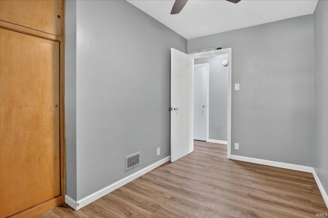 1903 Kessler Boulevard, South Bend, IN 46616