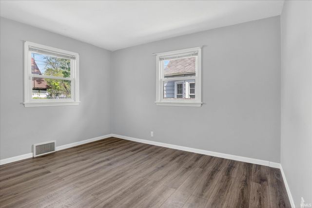 1903 Kessler Boulevard, South Bend, IN 46616