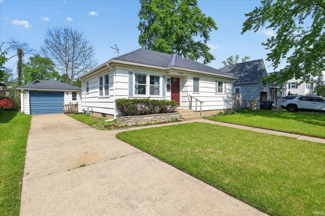 1903 Kessler Boulevard, South Bend, IN 46616