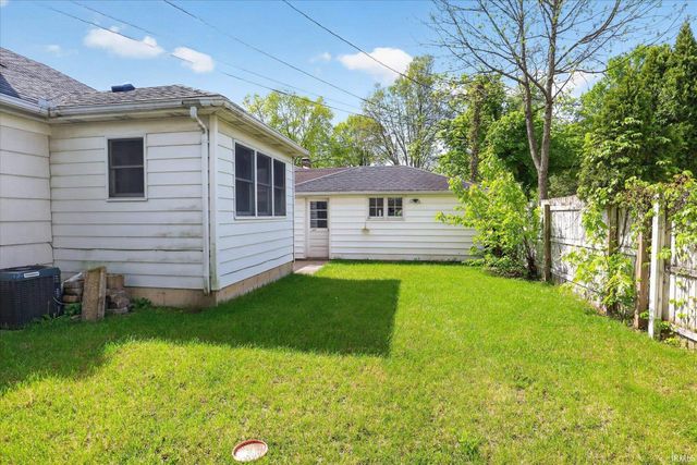 1903 Kessler Boulevard, South Bend, IN 46616
