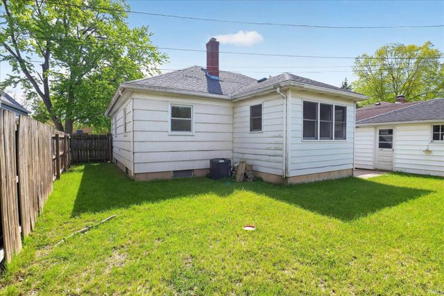 1903 Kessler Boulevard, South Bend, IN 46616