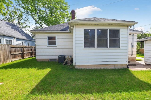 1903 Kessler Boulevard, South Bend, IN 46616