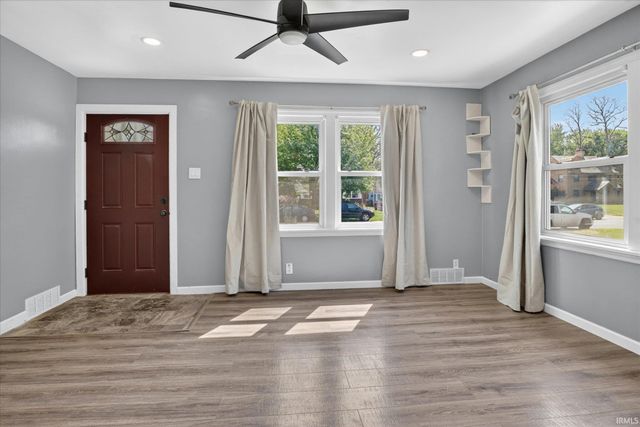 1903 Kessler Boulevard, South Bend, IN 46616