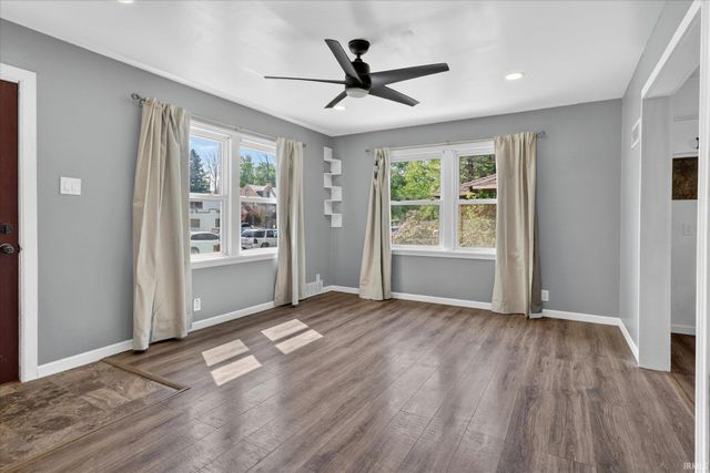 1903 Kessler Boulevard, South Bend, IN 46616