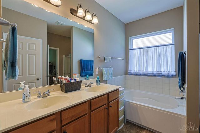 954 London Court, Union Twp, OH 45245