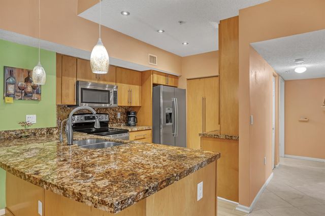 278 Village Boulevard 8208, Tequesta, FL 33469