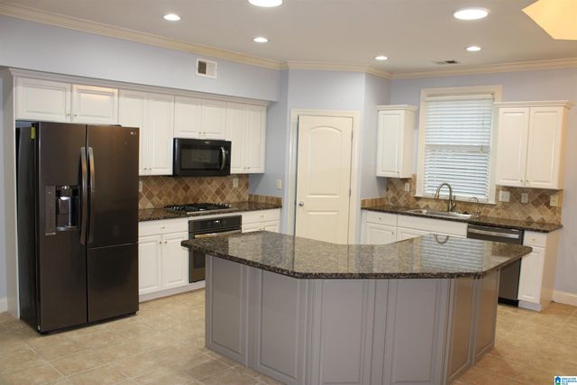 2016 ARBOR HILL PARKWAY, Hoover, AL 35244
