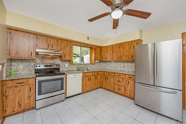 1540 7th Street, West Babylon, NY 11704