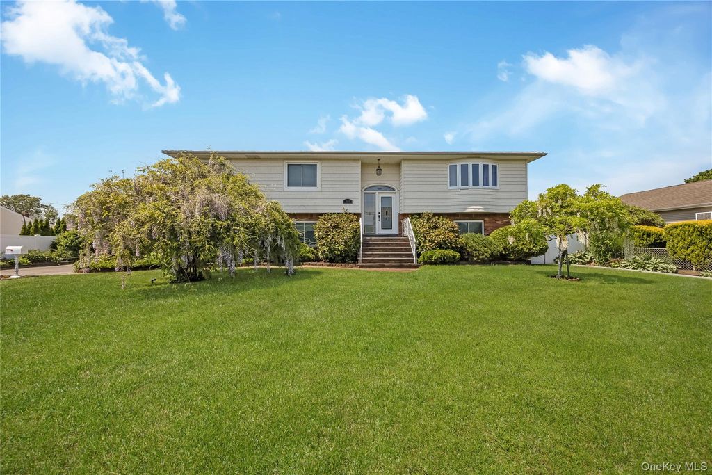 1540 7th Street, West Babylon, NY 11704