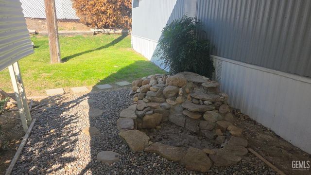 65 Eagle Lane, Bakersfield, CA 93308