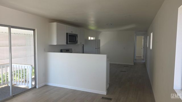 65 Eagle Lane, Bakersfield, CA 93308