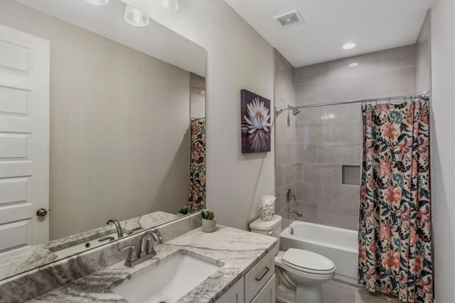 4921 MAPLE WALK DR, Lakeland, TN 38002