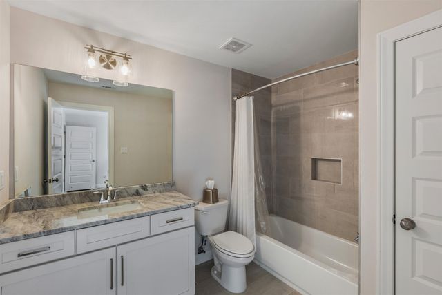 4921 MAPLE WALK DR, Lakeland, TN 38002