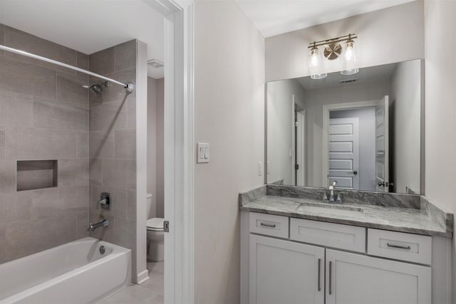 4921 MAPLE WALK DR, Lakeland, TN 38002