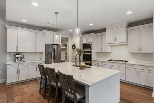 4921 MAPLE WALK DR, Lakeland, TN 38002
