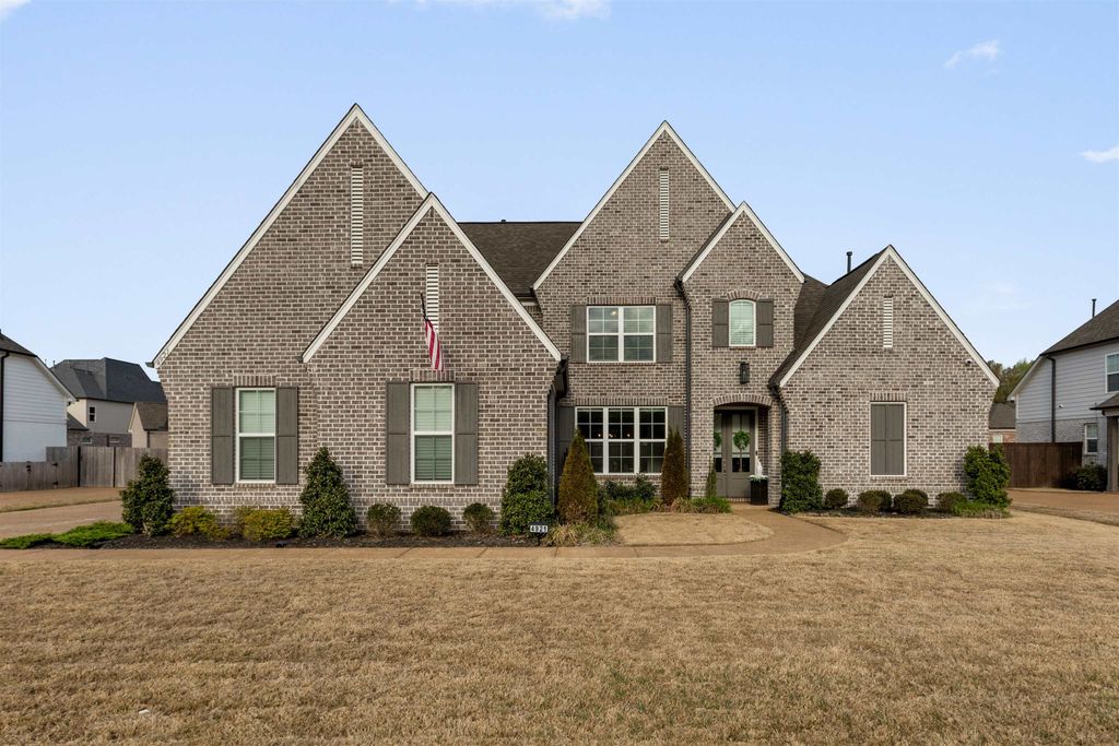 4921 MAPLE WALK DR, Lakeland, TN 38002