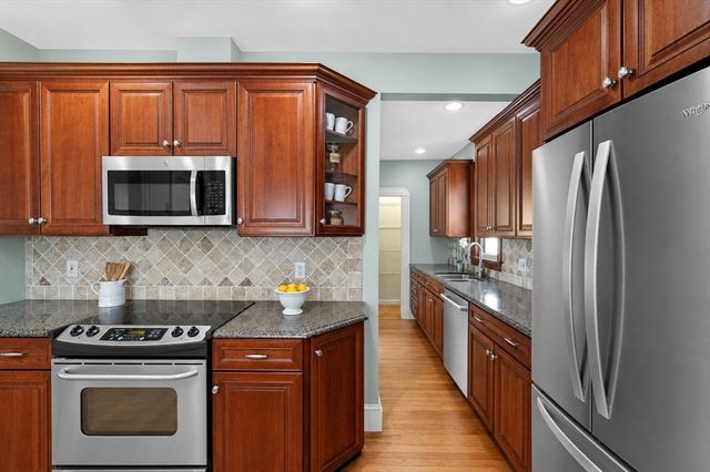 2 Ellis Terrace, Swampscott, MA 01907