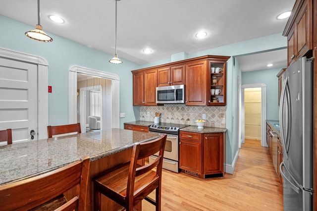 2 Ellis Terrace, Swampscott, MA 01907