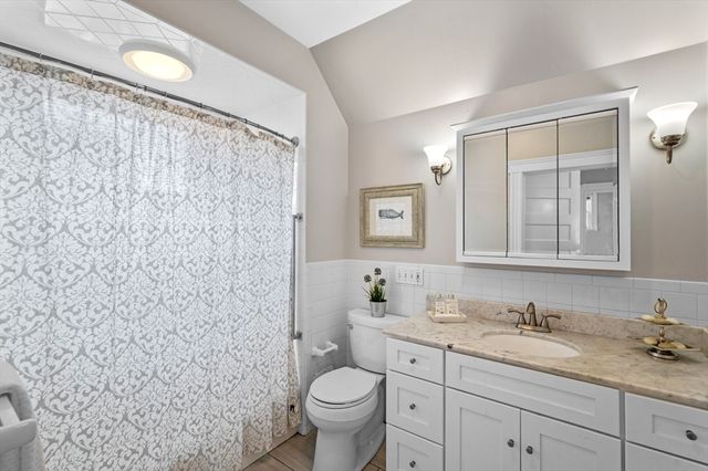 2 Ellis Terrace, Swampscott, MA 01907