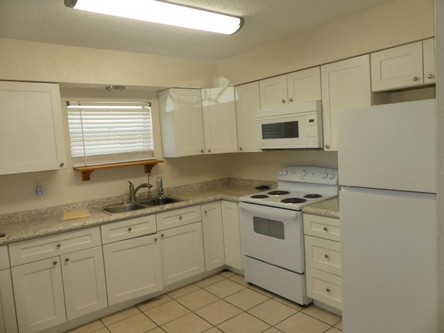 131 SW 15TH Street 1-3, Pompano Beach, FL 33060