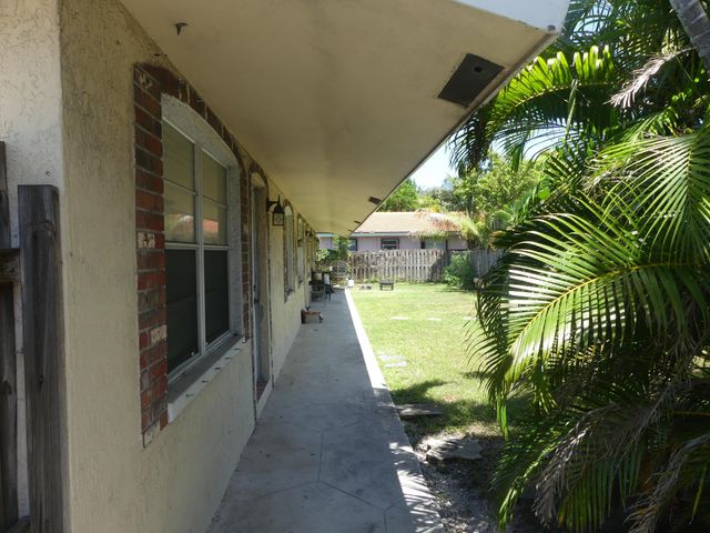131 SW 15TH Street 1-3, Pompano Beach, FL 33060