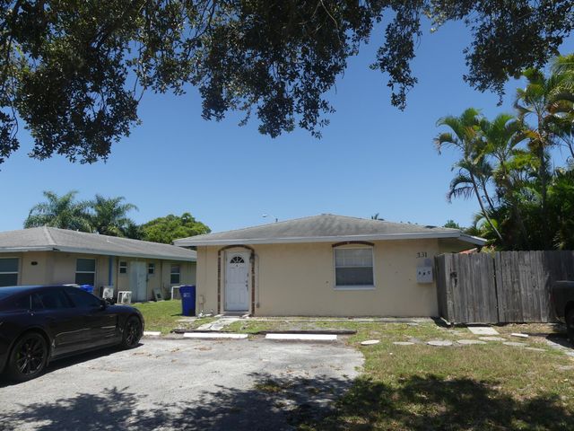 131 SW 15TH Street 1-3, Pompano Beach, FL 33060