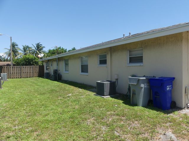 131 SW 15TH Street 1-3, Pompano Beach, FL 33060