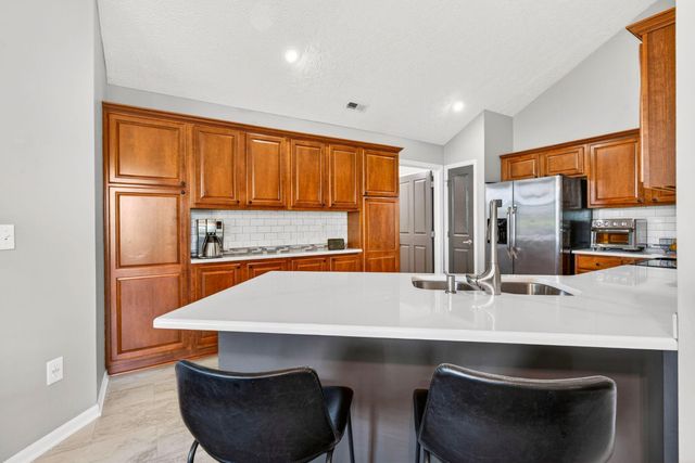 240 Waterside Drive, Delaware, OH 43015