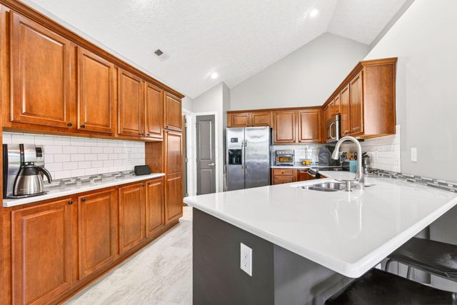 240 Waterside Drive, Delaware, OH 43015