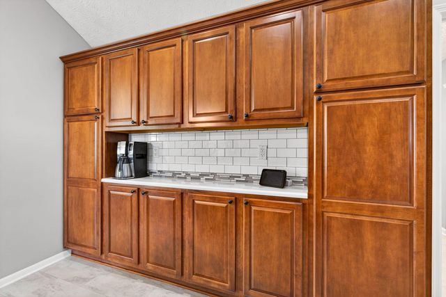 240 Waterside Drive, Delaware, OH 43015