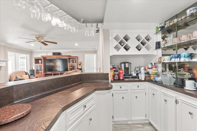 615 Abbotswood Court, Katy, TX 77450