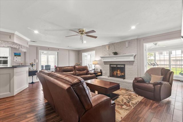 615 Abbotswood Court, Katy, TX 77450