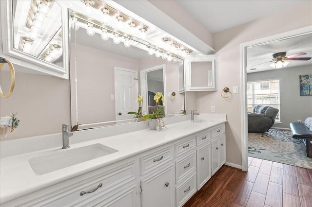 615 Abbotswood Court, Katy, TX 77450