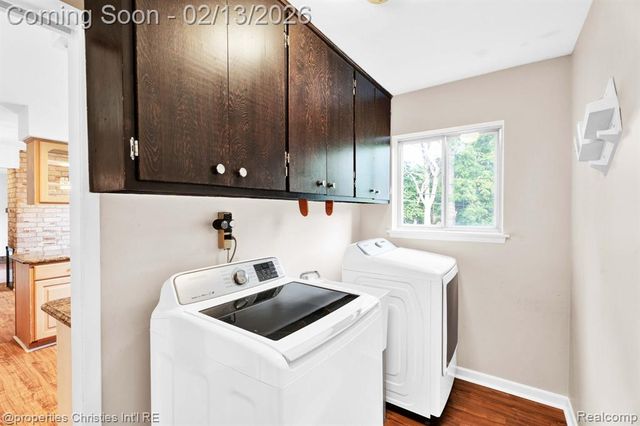 3014 Caswell Drive, Troy, MI 48084