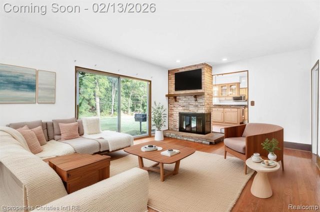 3014 Caswell Drive, Troy, MI 48084