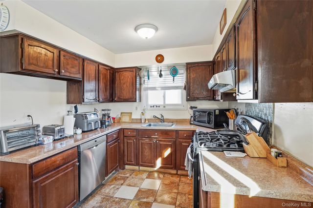 82 Division Avenue, Spring Valley, NY 10977