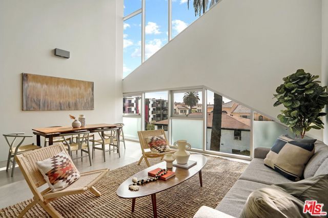 803 Wilcox Avenue 10, Los Angeles, CA 90038