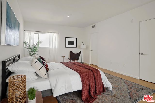 803 Wilcox Avenue 10, Los Angeles, CA 90038